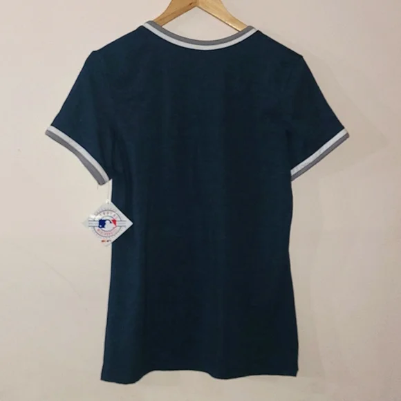 New York Yankees V-neck T shirt - Picture 4 of 4